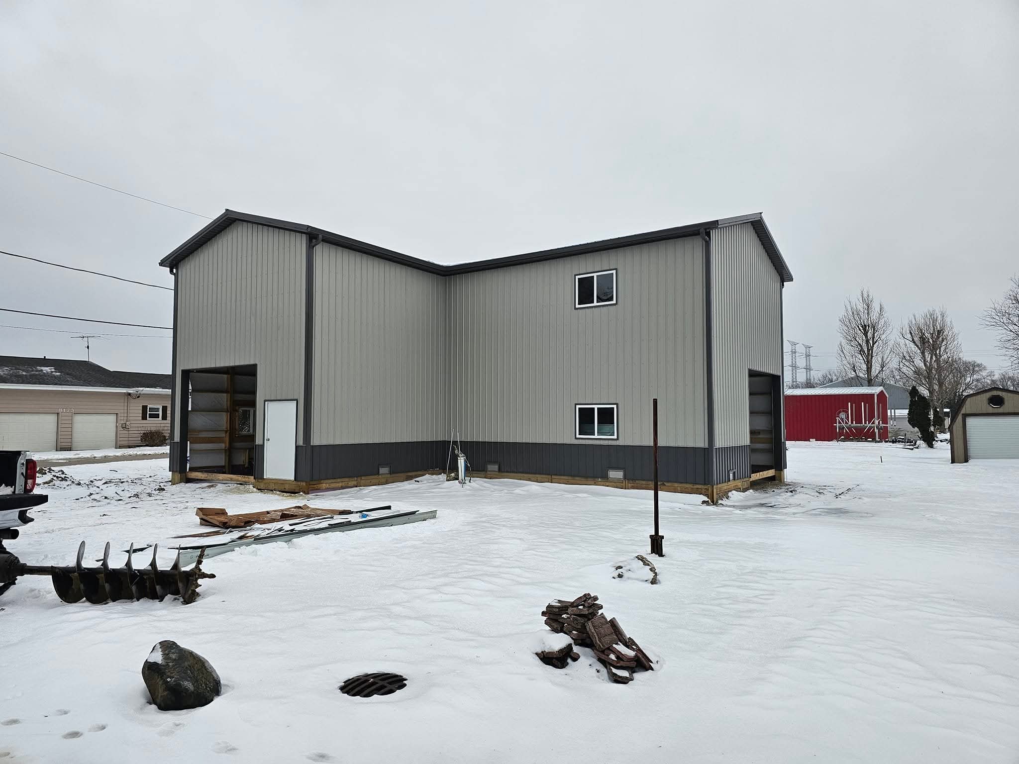 24x24x20 bumpout addition on post frame shop in Morris Illinois by A15 Carpentry