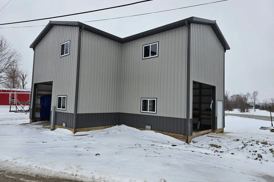 24x64x20 post frame shop with 24x24 bumpout built by A15 Carpentry in Morris Illinois