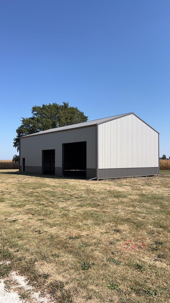 36x80 machine shed completed project in Dwight Illinois