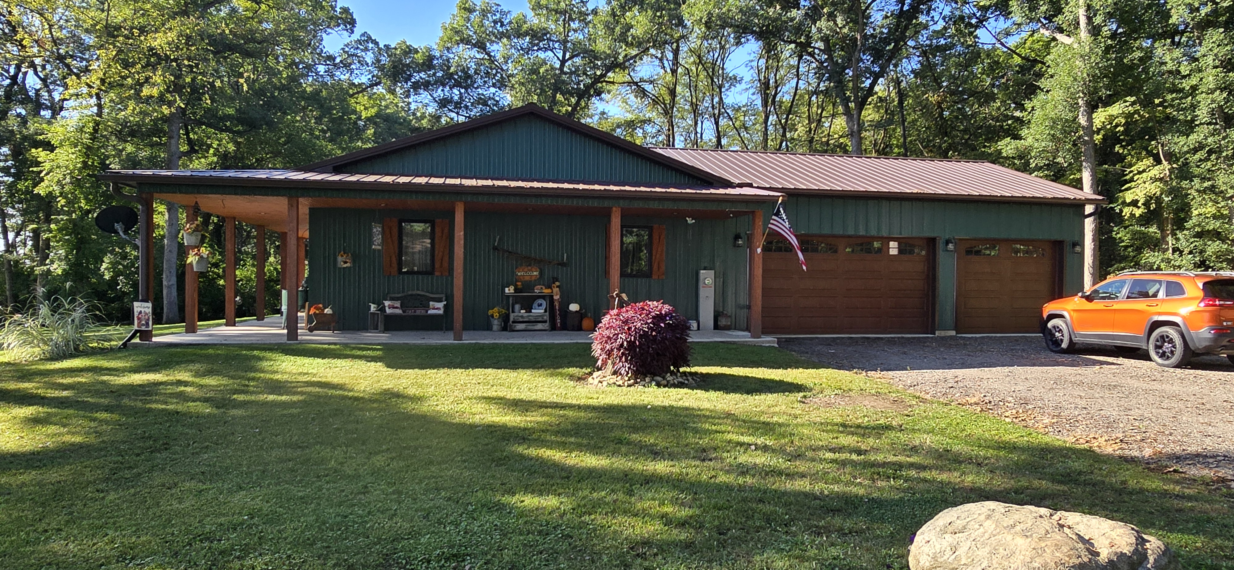 Attached 32x30 garage on 30x50 barndominium in Serena Illinois by A15 Carpentry